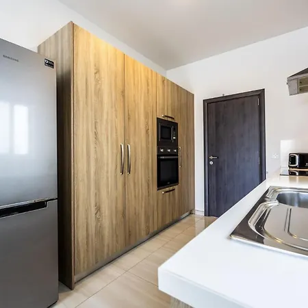 Modern Penthouse + Large Terrace Sliema