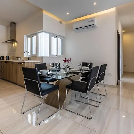 Modern Penthouse + Large Terrace Lejlighed *
