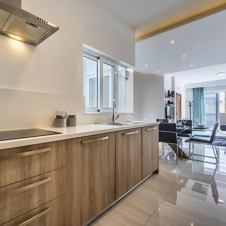 Modern Penthouse + Large Terrace * Sliema